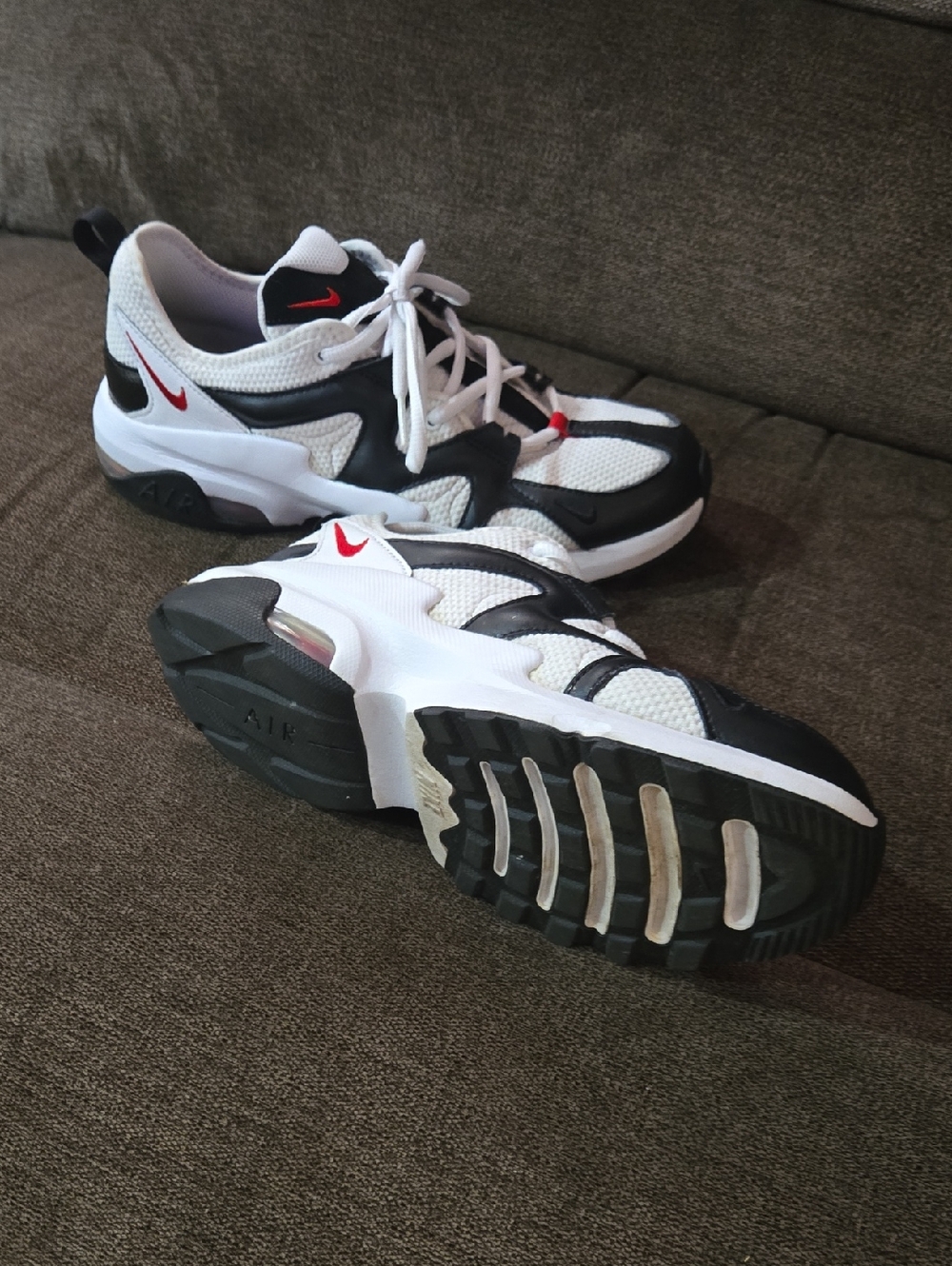 Nike Men’s White Black Sneakers with Red Swoosh